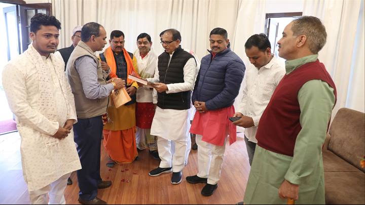 मुख्यमंत्री श्री चौहान से मानसरोवर सेवा समिति के पदाधिकारियों ने की भेंट